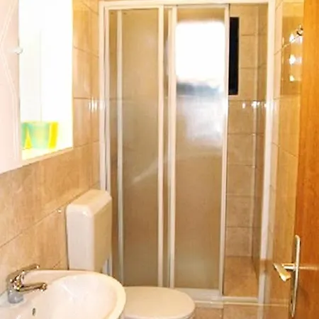 With A Parking Space Palit, Rab - 5006 بيت ضيافة 3*